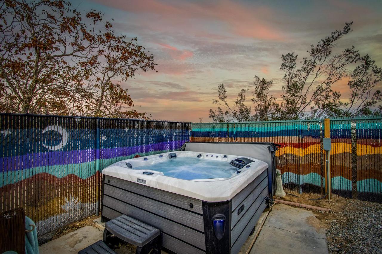 Sapphire Haven + Casita! Pool + Spa + Movie Theatre + 10 Min To Monument! Joshua Tree Ngoại thất bức ảnh