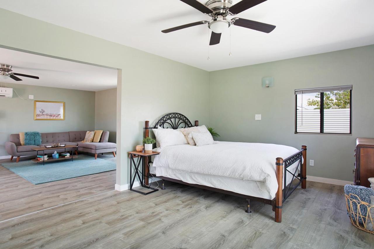 Sapphire Haven + Casita! Pool + Spa + Movie Theatre + 10 Min To Monument! Joshua Tree Ngoại thất bức ảnh