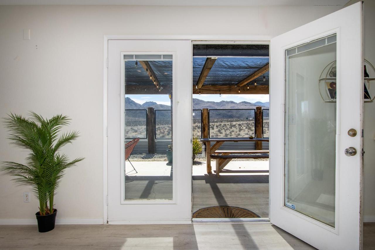 Sapphire Haven + Casita! Pool + Spa + Movie Theatre + 10 Min To Monument! Joshua Tree Ngoại thất bức ảnh